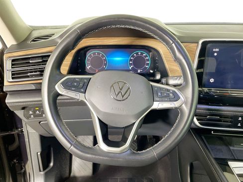 Used 2024 Volkswagen Atlas SE AWD/4WD image 17