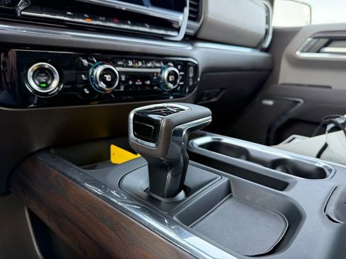 Used 2023 GMC Sierra 1500 SLT w/ SLT Premium Package image 19