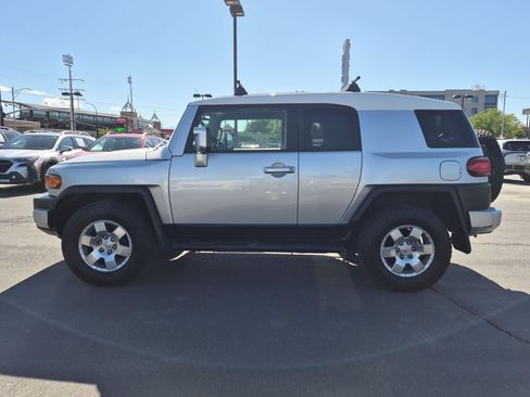 Used 2008 Toyota FJ Cruiser 4WD image 7