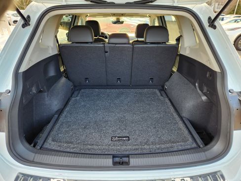 Certified 2022 Volkswagen Tiguan SE image 19