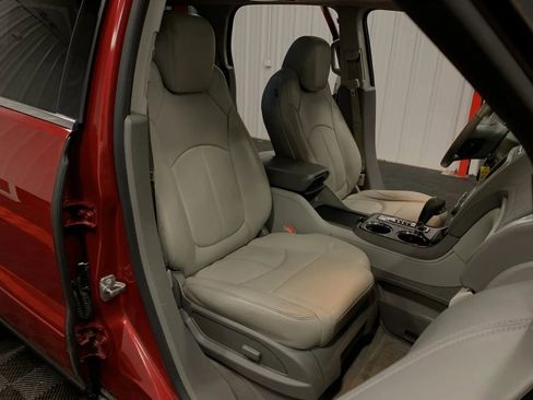 Used 2013 GMC Acadia SLT image 49