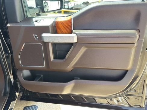 Used 2019 Ford F250 King Ranch w/ King Ranch Ultimate Package AWD/4WD image 18