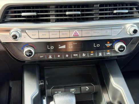 Used 2022 Kia Telluride LX AWD/4WD image 17