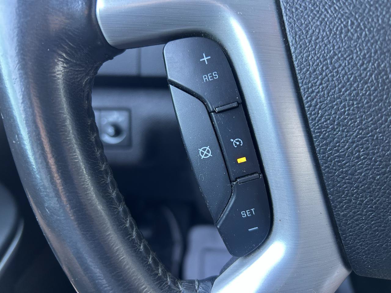 Used 2012 GMC Acadia SLE FWD image 19