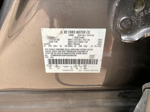 Used 2023 Ford Explorer Limited w/ Equipment Group 301A AWD/4WD image 33