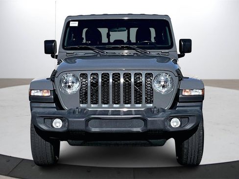 Certified 2021 Jeep Gladiator Sport image 3