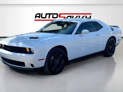 Used 2022 Dodge Challenger SXT w/ Driver Convenience Group AWD/4WD image 3