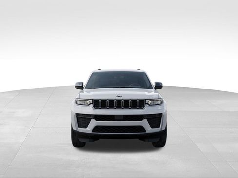 New 2026 Jeep Grand Cherokee Laredo image 7
