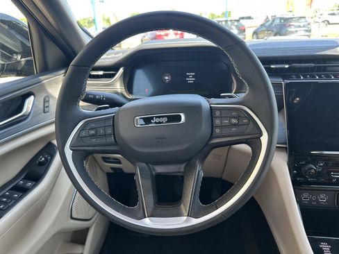 Used 2025 Jeep Grand Cherokee Limited 4xe AWD/4WD image 36