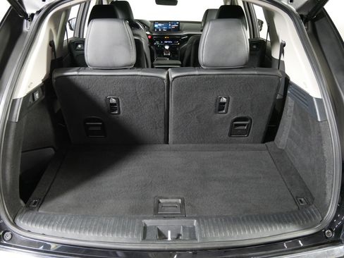 Used 2024 Acura MDX SH-AWD image 18