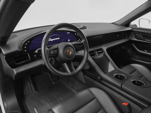 Certified 2022 Porsche Taycan image 4