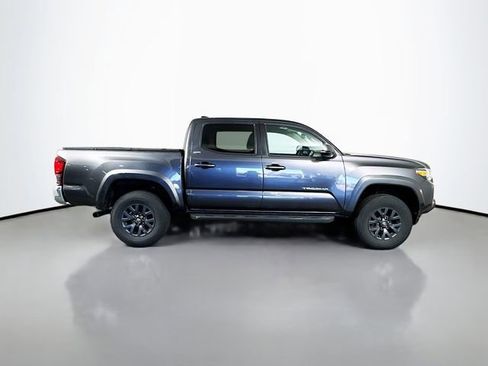 Used 2023 Toyota Tacoma SR5 AWD/4WD image 7