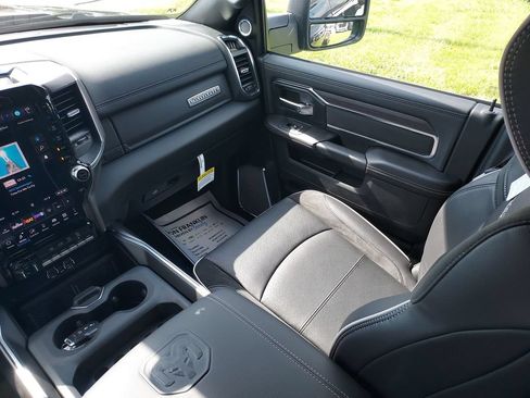 New 2026 RAM 4500 4x4 Crew Cab DRW w/ Laramie Trim Package image 11