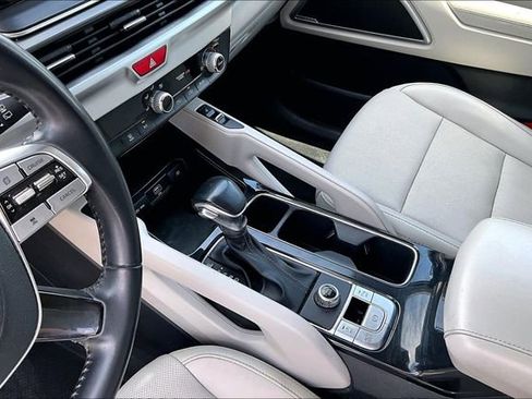 Used 2020 Kia Telluride S w/ S 8 Passenger Seating Package FWD image 15