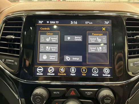 Used 2021 Jeep Grand Cherokee Overland AWD/4WD image 22