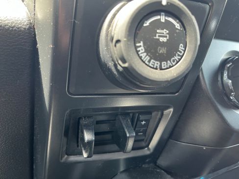 Used 2019 Ford F150 XLT w/ Equipment Group 302A Luxury AWD/4WD image 17
