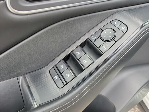 Certified 2021 Nissan Rogue SV w/ Premium Package FWD image 16