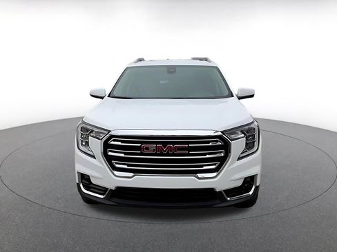 Used 2024 GMC Terrain SLT AWD/4WD image 4