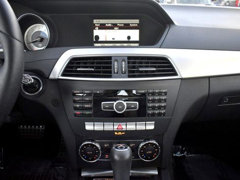 Used 2014 Mercedes-Benz C 250 C 250 Luxury Sedan 4D image 21