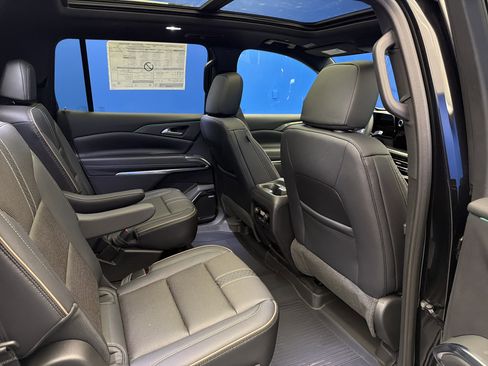 New 2026 Chevrolet Traverse High Country w/ LPO, Floor Liner Package image 28