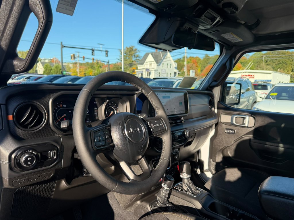 Used 2026 Jeep Gladiator Mojave AWD/4WD image 9