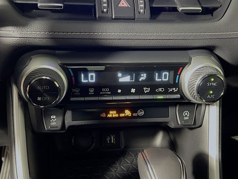 Used 2023 Toyota RAV4 XLE Premium image 26