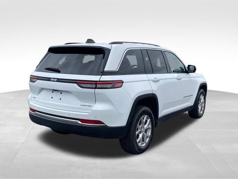 Used 2023 Jeep Grand Cherokee Limited AWD/4WD image 3