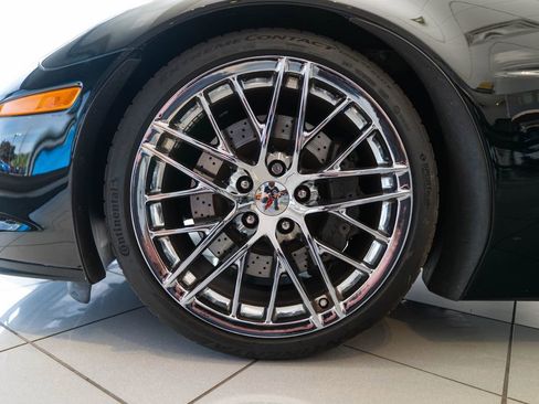 Used 2013 Chevrolet Corvette 427 w/ 1SB Preferred Equipment Group RWD image 11