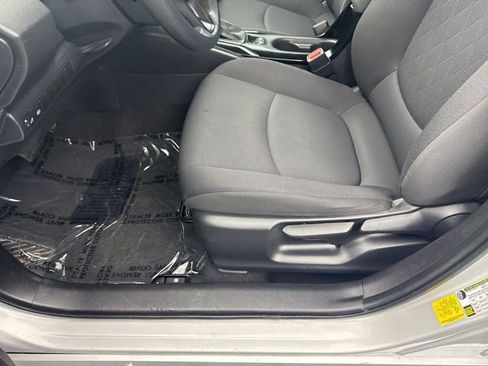 Used 2022 Toyota Corolla LE image 32