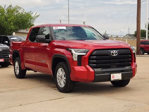 Used 2026 Toyota Tundra SR5 w/ SR5 Premium Package RWD image 2