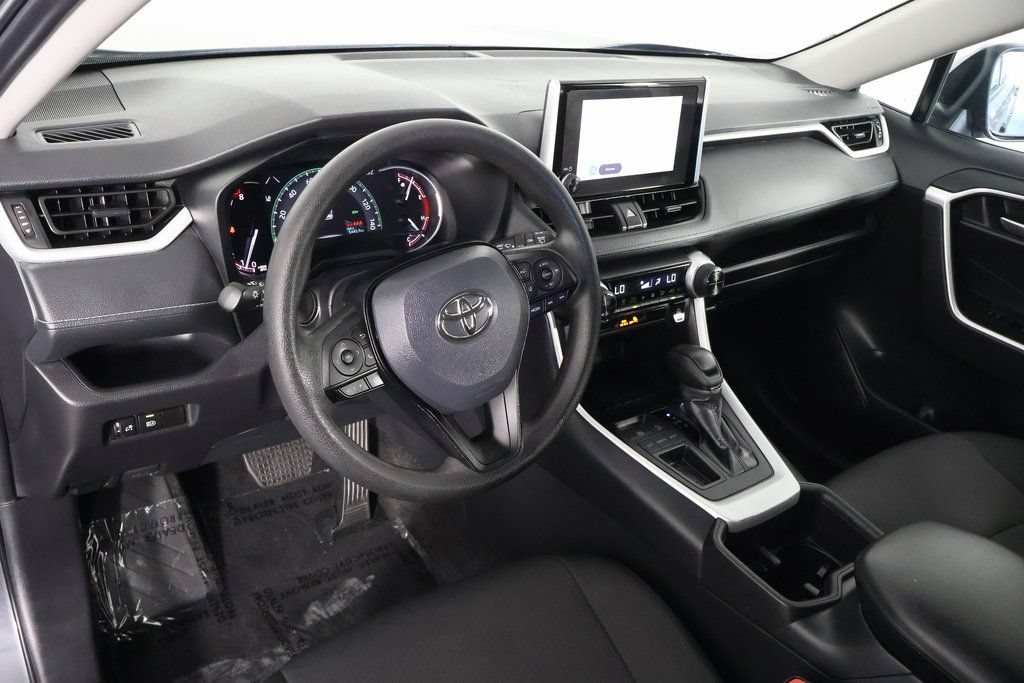 Used 2024 Toyota RAV4 XLE FWD image 7