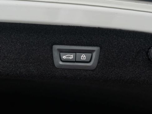 Used 2018 BMW 740i xDrive AWD/4WD image 39