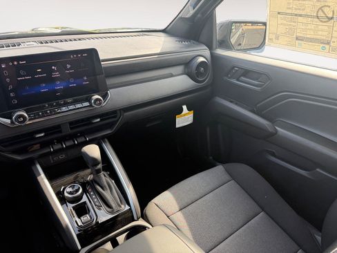 New 2026 Chevrolet Colorado Trail Boss AWD/4WD image 12