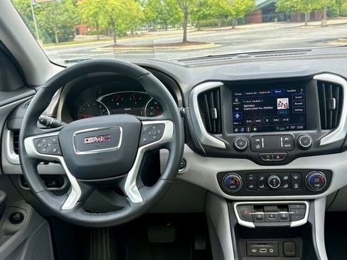 Used 2023 GMC Terrain SLT w/ Tech Package FWD image 19