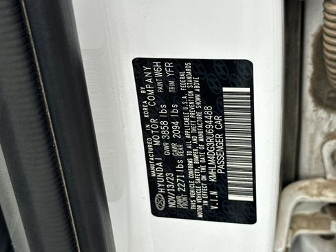 Used 2024 Hyundai Elantra SEL image 28