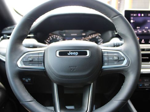 Used 2023 Jeep Compass Limited AWD/4WD image 16