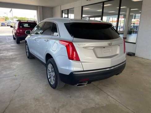 Used 2017 Cadillac XT5 Luxury w/ Driver Awareness Package FWD image 6
