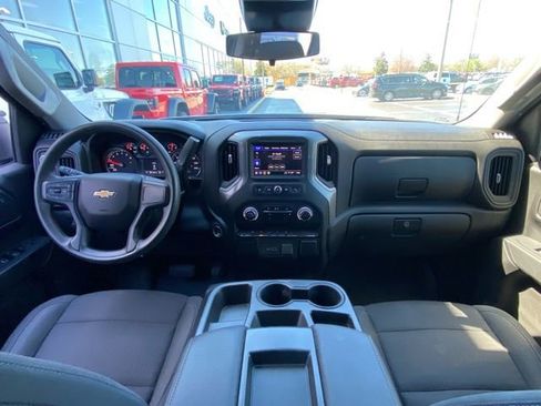 Used 2022 Chevrolet Silverado 1500 Custom image 17