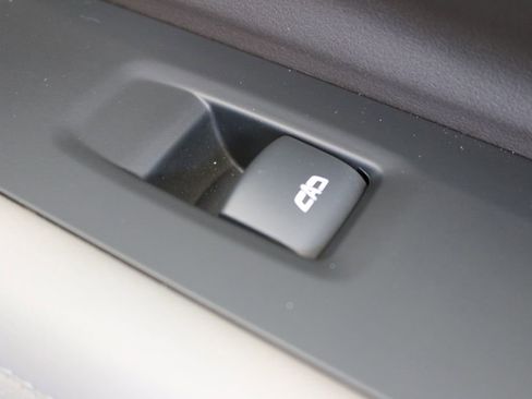 Used 2021 GMC Yukon XL SLT w/ SLT Premium Package image 43