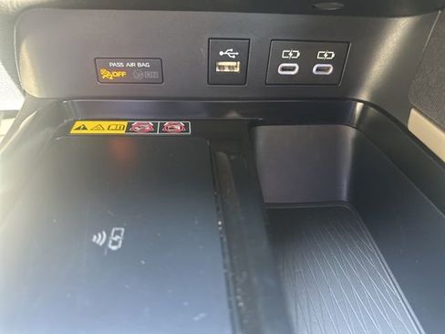 Used 2025 Toyota Camry LE image 13