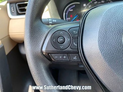 Used 2025 Toyota RAV4 LE AWD/4WD image 20