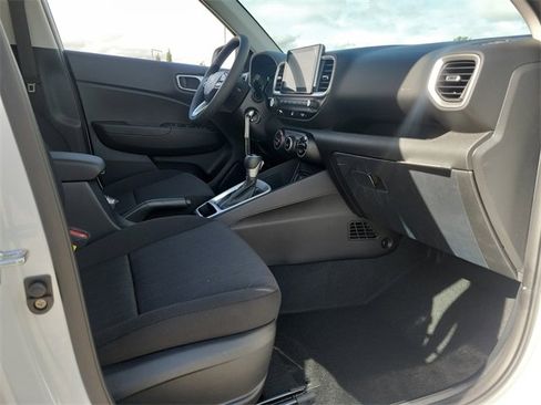 New 2026 Hyundai Venue SE image 16