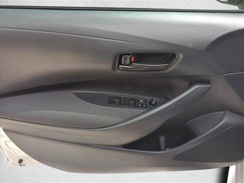 Certified 2025 Toyota Corolla LE image 10