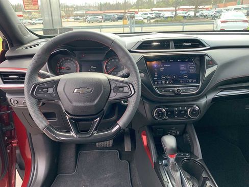 Certified 2023 Chevrolet TrailBlazer RS w/ Technology Package image 19