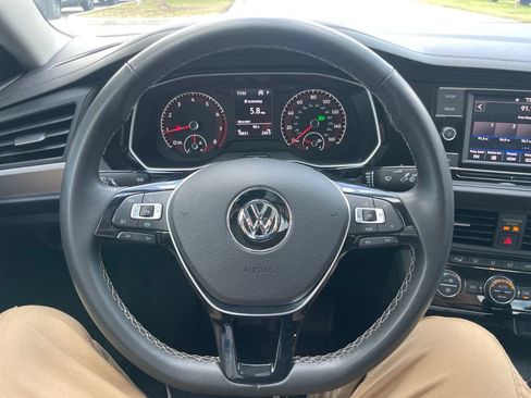 Used 2021 Volkswagen Jetta SE w/ SE Cold Weather Package FWD image 12