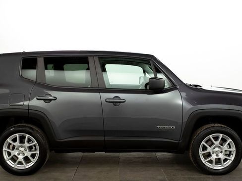 Used 2023 Jeep Renegade Latitude image 15