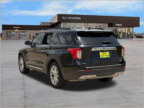 Used 2020 Ford Explorer XLT w/ Equipment Group 202A RWD image 3