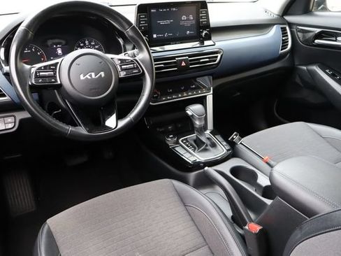 Used 2023 Kia Seltos S FWD image 4