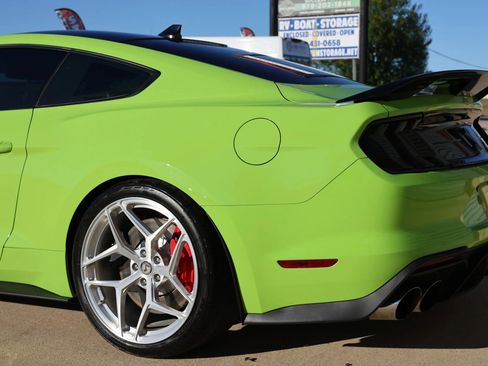 Used 2020 Ford Mustang Shelby GT500 w/ Technology Package image 7