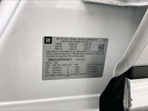 Certified 2023 Buick Envision Preferred FWD image 32